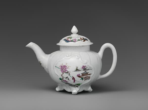 Teapot, by Worcester factory