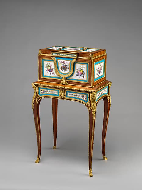 Jewel coffer on stand (petit coffre à bijoux), by Martin Carlin
