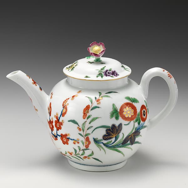 Teapot (part of a service), by Worcester factory