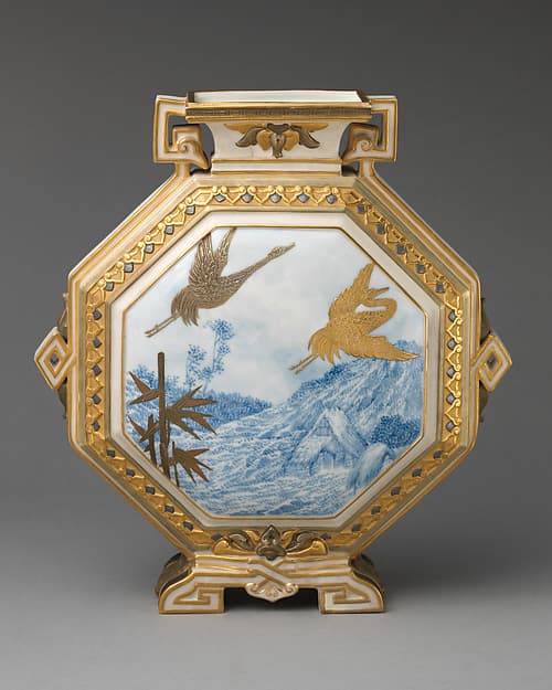 Octagonal vase with gold birds, by Worcester factory