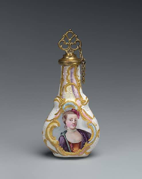 Scent bottle with portrait of a woman, possibly the actress Peg Woffington