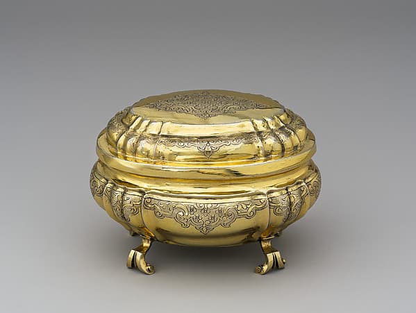 Sugar box with cover, by Tobias Remshardt