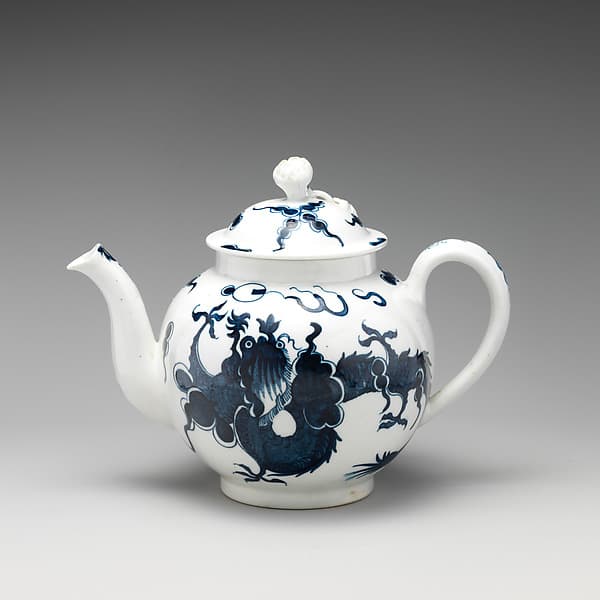Teapot, by Lowestoft
