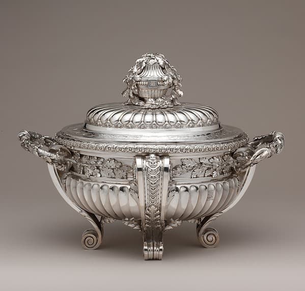 Tureen with cover, by Jacques-Nicolas Roettiers