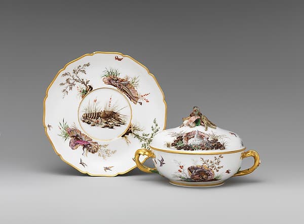 Broth bowl with cover and stand (écuelle ronde et plateau rond), by Vincennes Manufactory