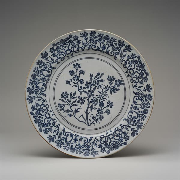 Dish with stenciled decoration, by Doccia Porcelain Manufactory