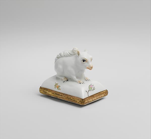 Snuffbox in the form of a squirrel, by Johann Andreas Bechdolff