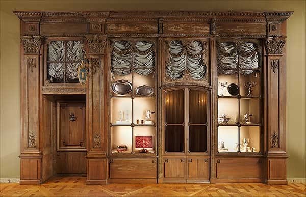 Shopfront from 3, quai de Bourbon, Île Saint-Louis, Paris, by Etienne Séjournant
