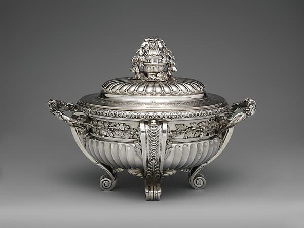 Tureen with cover and liner, by Jacques-Nicolas Roettiers