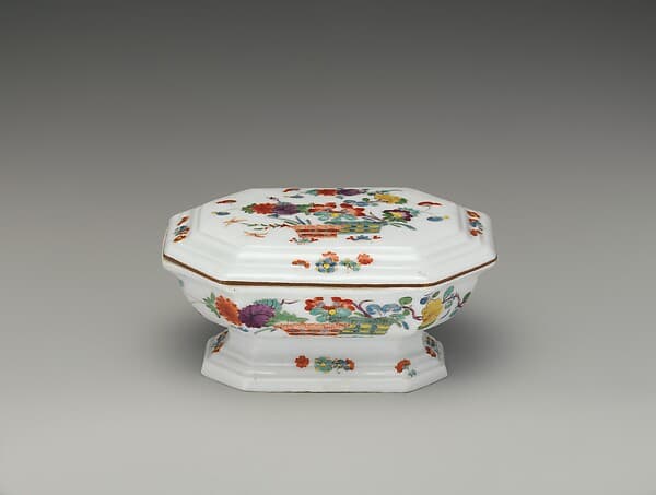 Spice box, by Meissen Manufactory