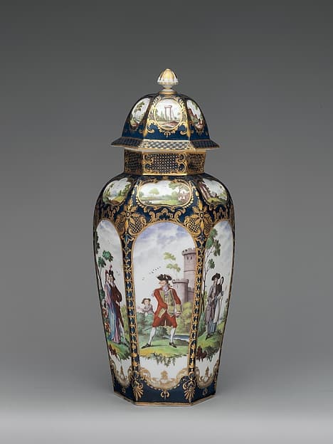 Jar with cover, by Worcester factory