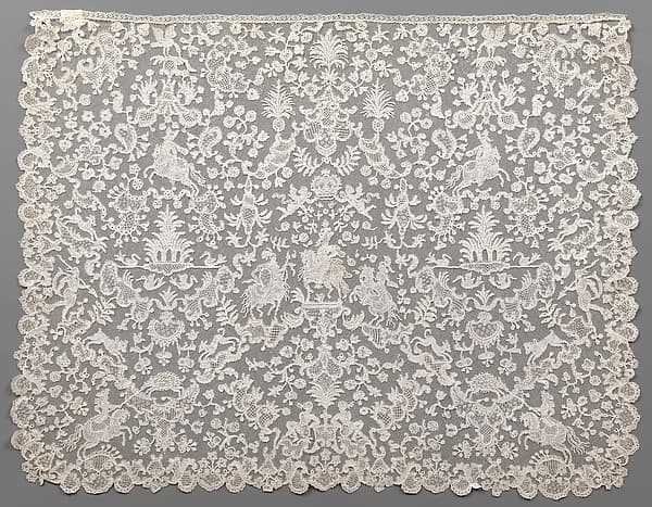 Cravat end or rabat
