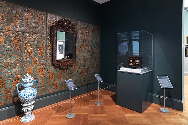 Gilt-leather wall hangings (part of a set), by De Gecroonde Son