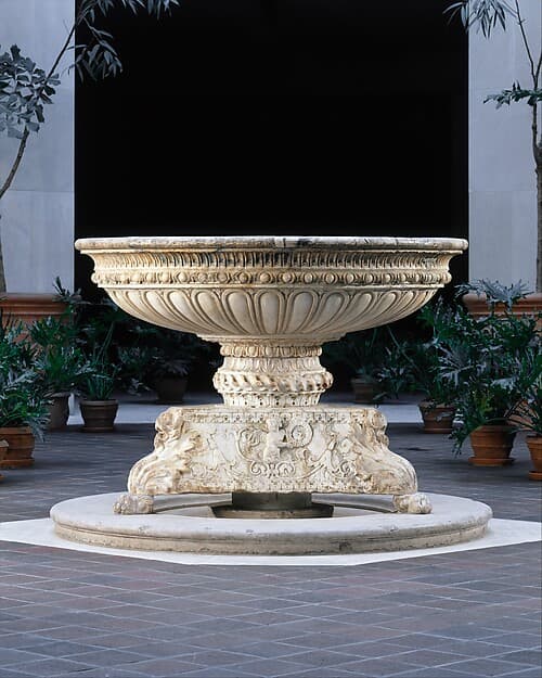 Fountain with Arms of Jacopo de' Pazzi, by Giuliano da Maiano