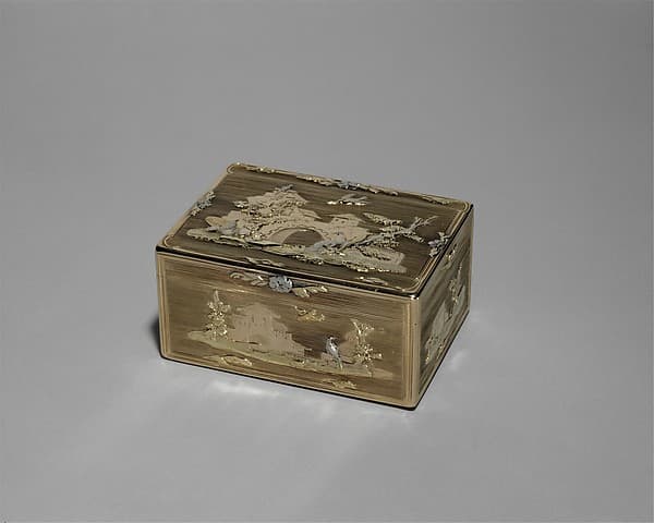 Snuffbox, by Charles Le Bastier