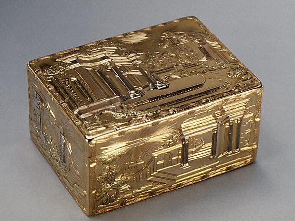 Snuffbox, by Louis Charonnat
