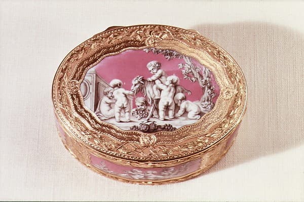 Snuffbox, by Louis Charonnat