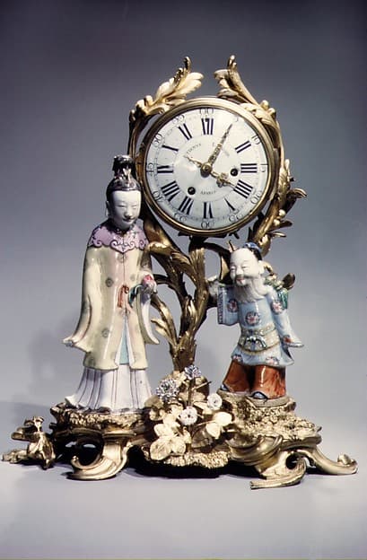 Mantel clock, by Etienne I Le Noir