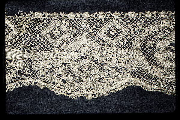 Cuff for a rochet