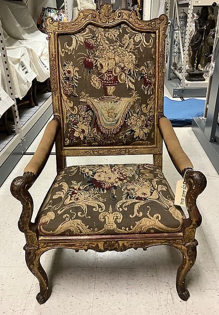 Armchair (fauteuil)