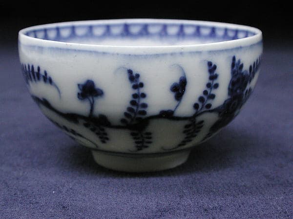 Teabowl and saucer (assembled), by Zurich Pottery and Porcelain Factory