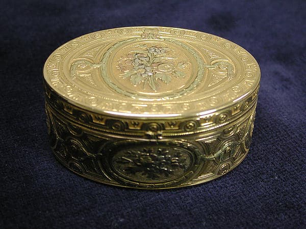 Snuffbox, by Catherine Kedjeström