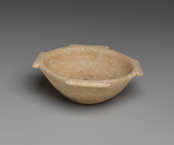 Marble bowl with four flanges