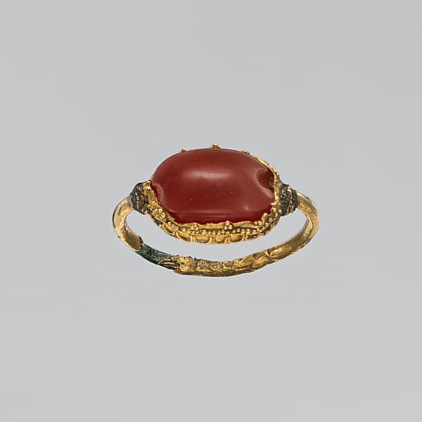 Gold and carnelian scaraboid ring