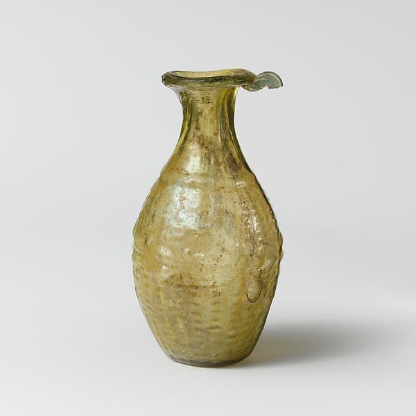 Glass amphoriskos (flask)