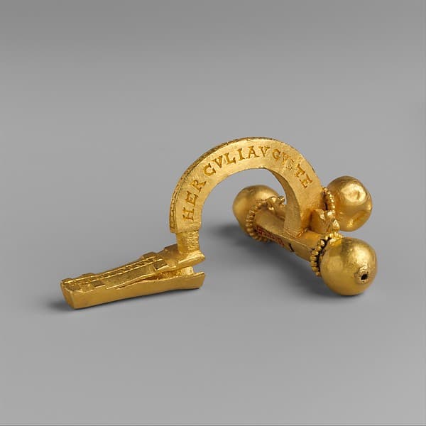 Gold crossbow fibula (brooch)