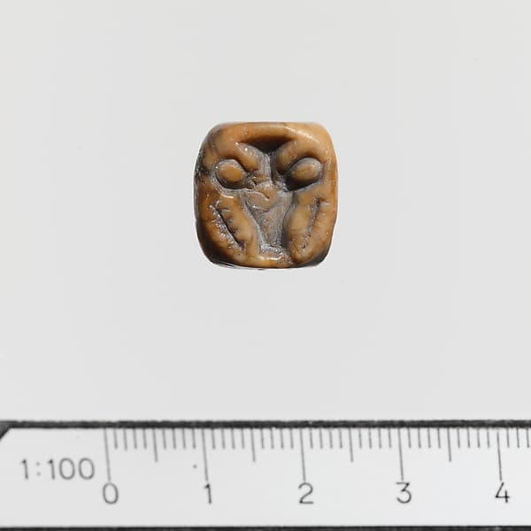 Steatite triangular prism