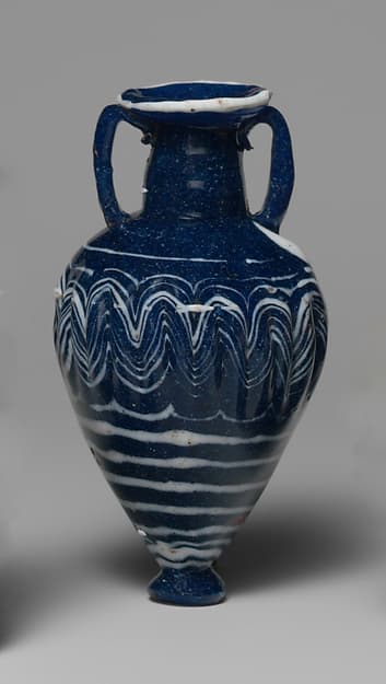 Glass amphoriskos (perfume bottle)