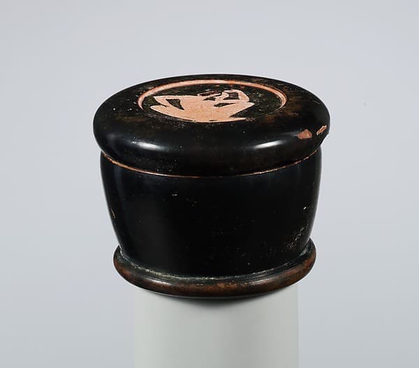 Terracotta pyxis (box), by Thaliarchos Painter