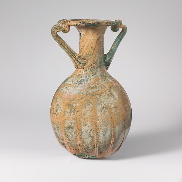 Glass lentoid bottle with two handles
