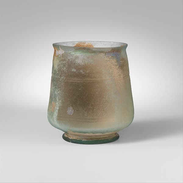 Glass footed beaker