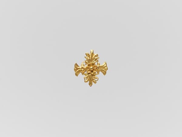 Gold quatrefoil with palmettes and rosette