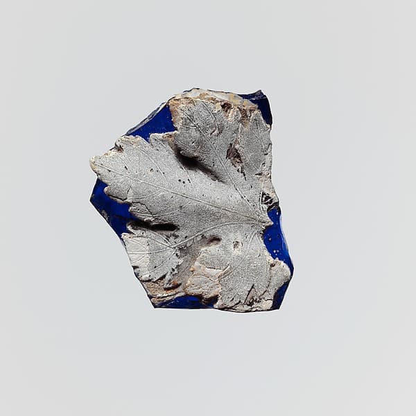 Glass cameo fragment