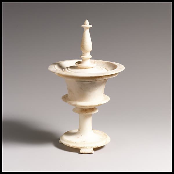 Marble pyxis (box)