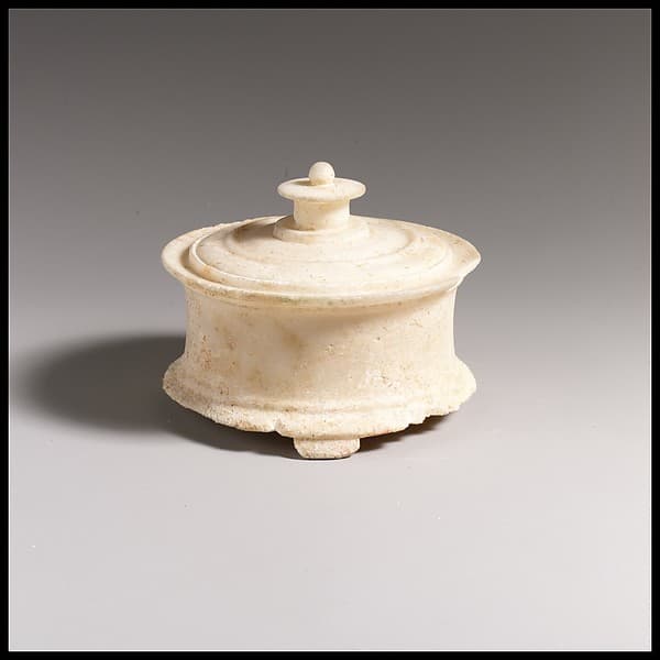 Marble pyxis (box)