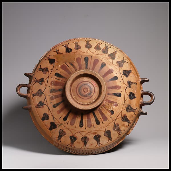 Terracotta lekane (dish)