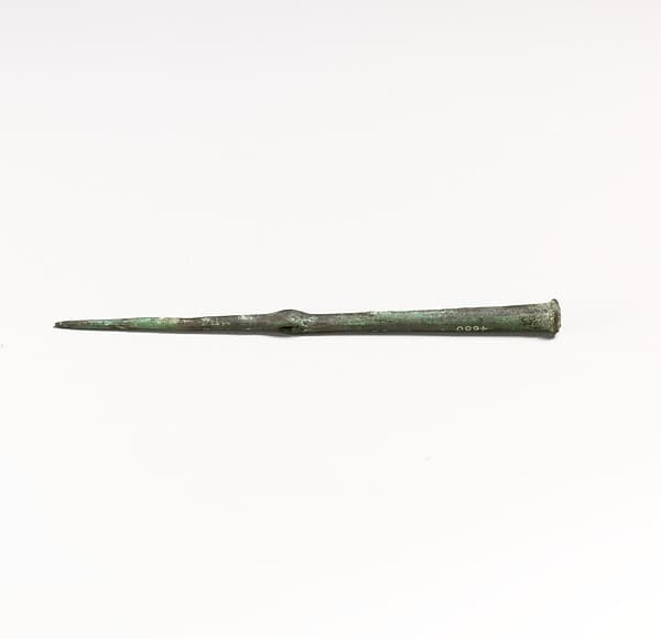 Bronze eyelet-type pin
