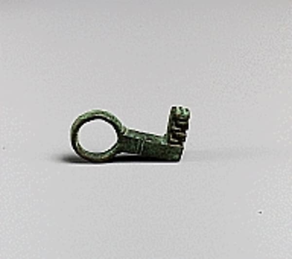 Bronze ring key