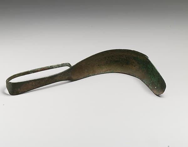 Bronze strigil (scraper)