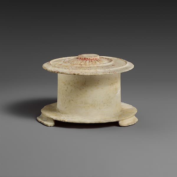 Marble pyxis (box)