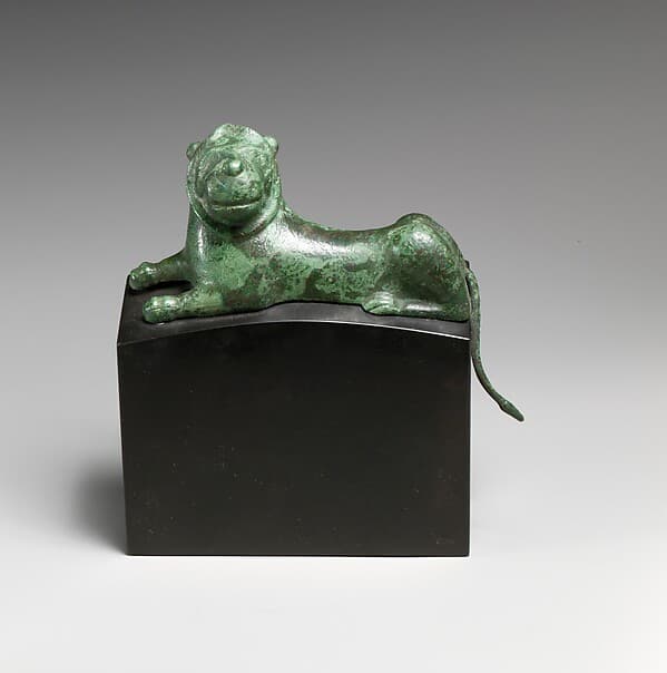 Bronze statuette of a lion