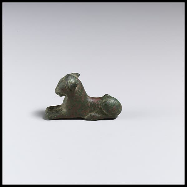 Bronze statuette of a lion