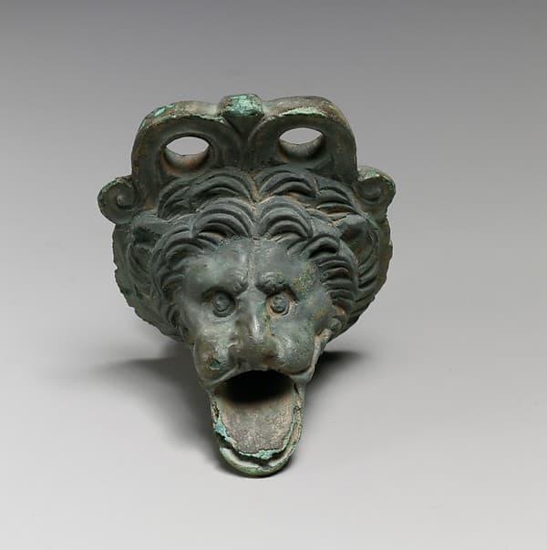 Bronze spout in the form of a lion's head