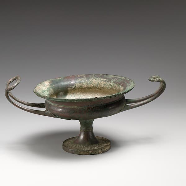 Bronze kylix (drinking cup)