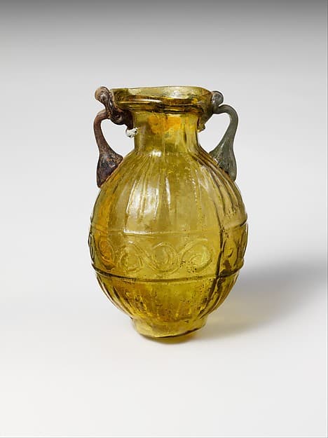 Glass amphoriskos (flask)