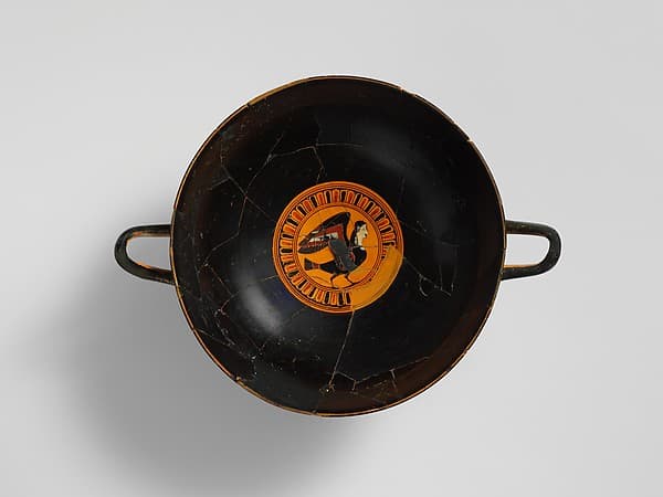 Terracotta kylix: lip-cup (drinking cup), by Tleson Painter